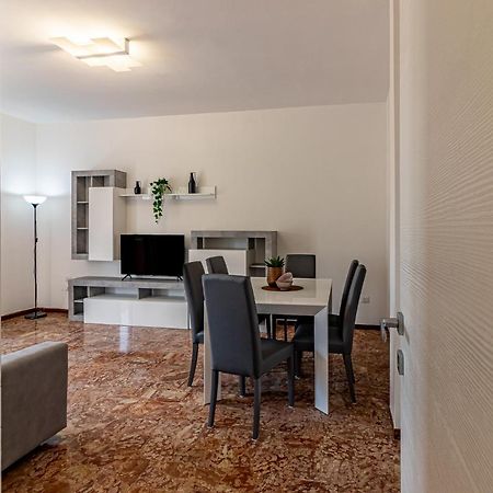 Fiera Di Ferrara Huge Apartment X7! Exterior photo